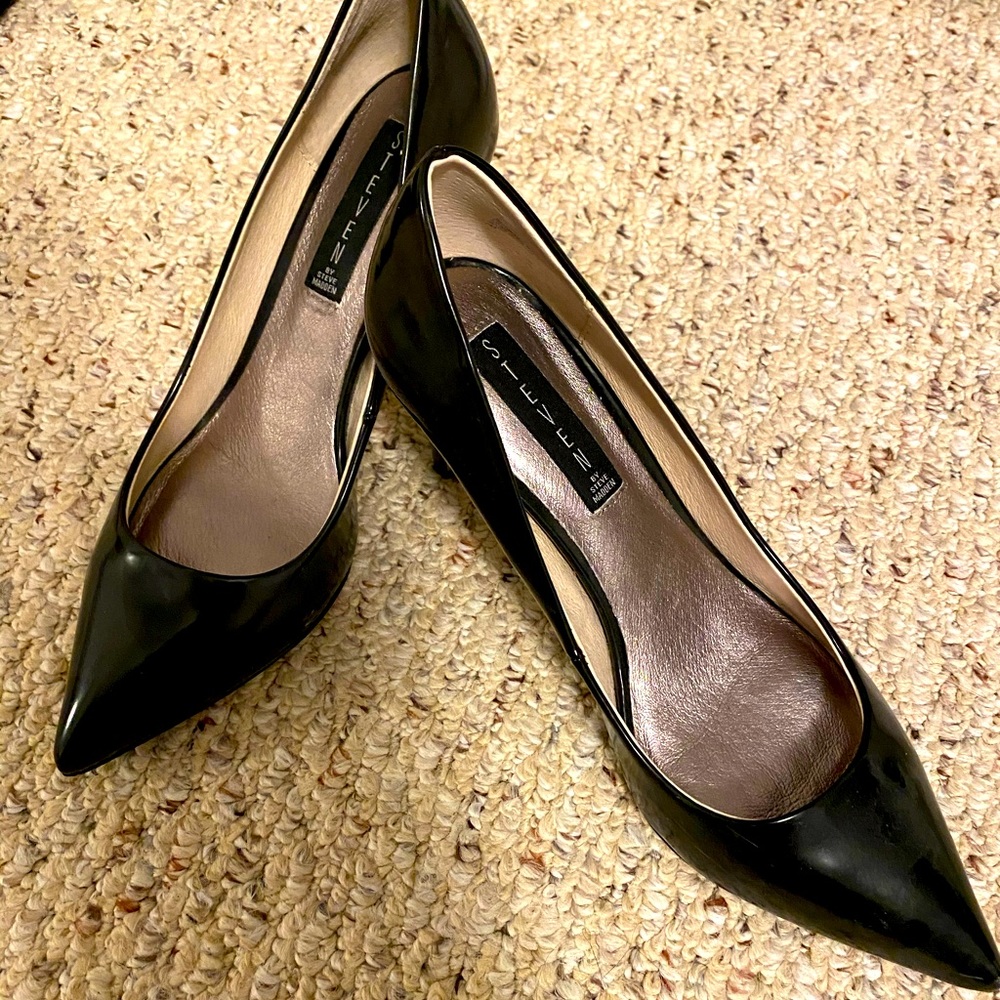 Steven Madden Matte Black Pumps